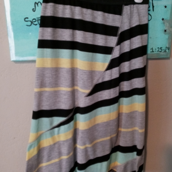 Skirt - Picture 3 of 3